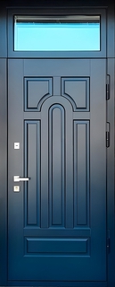 Стальная термодверь с псевдофиленчатым МДФ и стеклом во фрамуге