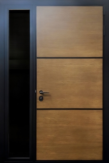 Стальная однопольная термодверь с боковым остеклением и отделкой МДФ шпон