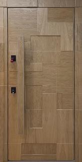 Стальная термодверь со скрытыми петлями и длинной ручкой (отделка МДФ шпон)